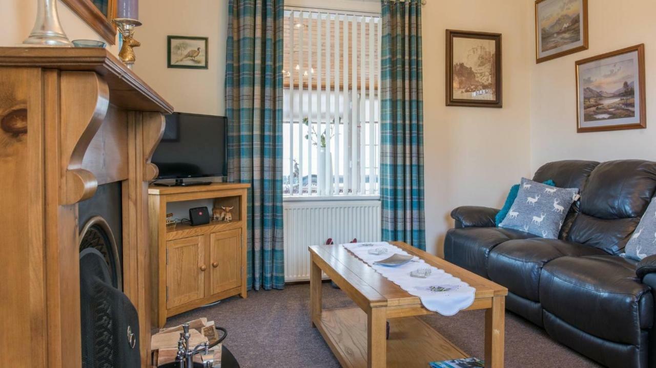 Pippin, Tranquil Scottish Cottage With Hot Tub Airdrie Exteriér fotografie